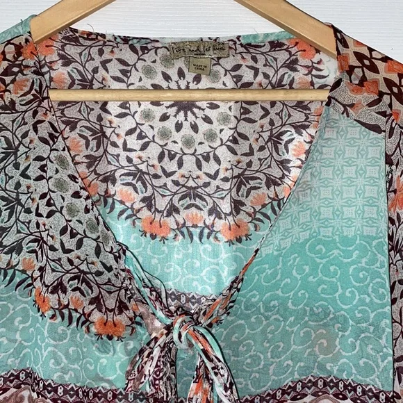 Sheer Tie Front Blouse - Picture 3 of 4